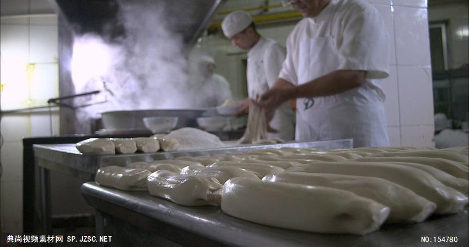 饭店酒楼吃饭聚餐美食火锅高清视频素材餐饮厨师食物厨房餐饮类和面