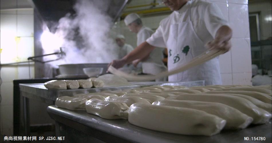 饭店酒楼吃饭聚餐美食火锅高清视频素材餐饮厨师食物厨房餐饮类和面