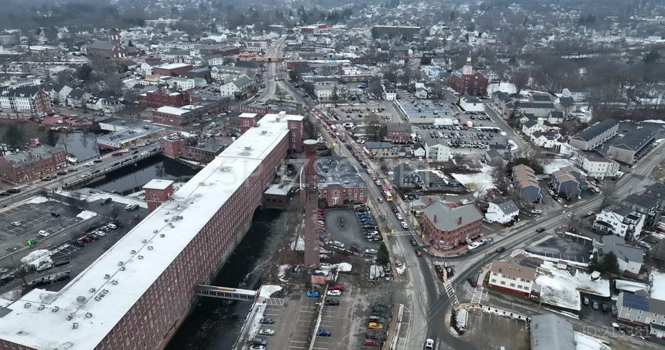 以上 建筑物 汽车 城市 寒冷的 飞行 季节 雪 街道